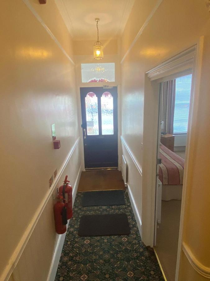 Landguard Lodge Guest House Shipley  Eksteriør billede