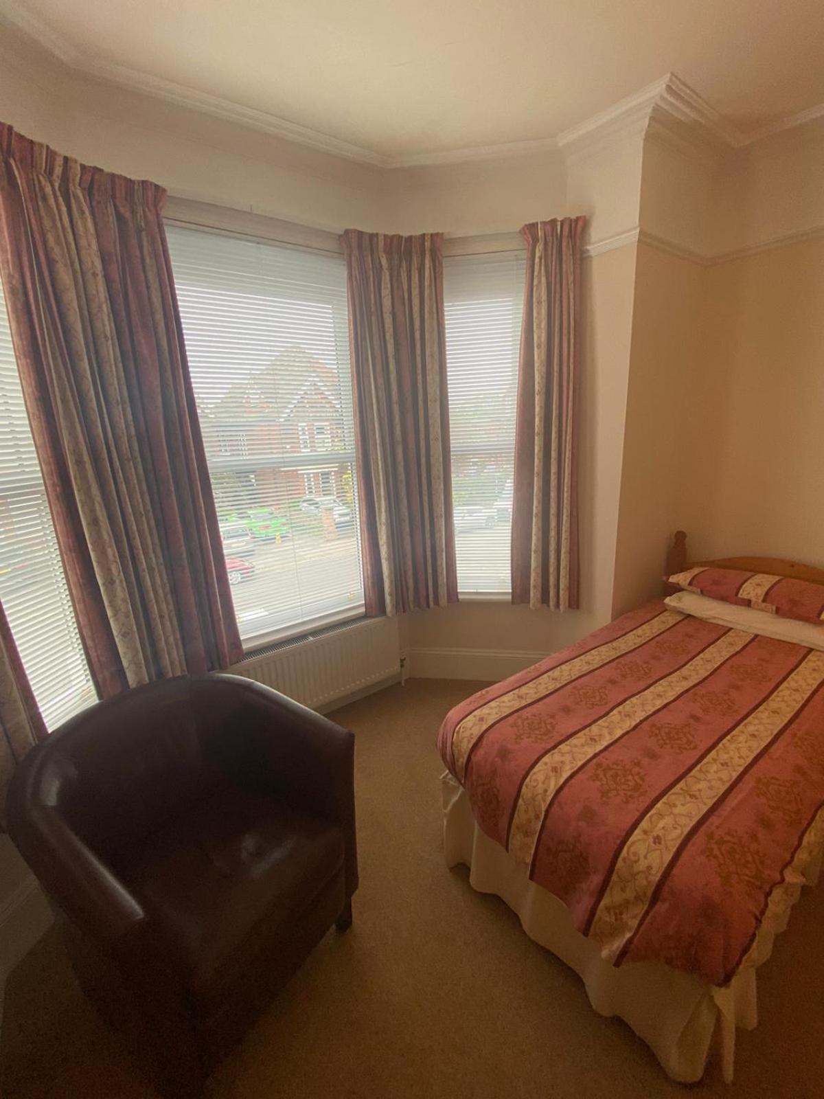 Landguard Lodge Guest House Shipley  Eksteriør billede