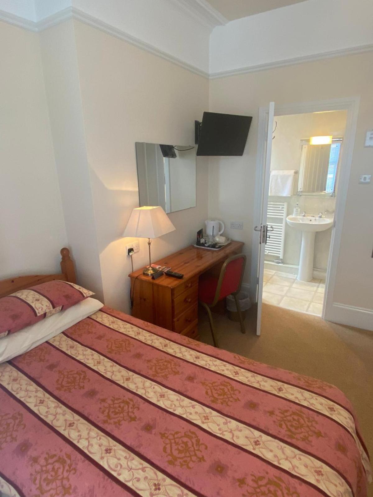 Landguard Lodge Guest House Shipley  Værelse billede