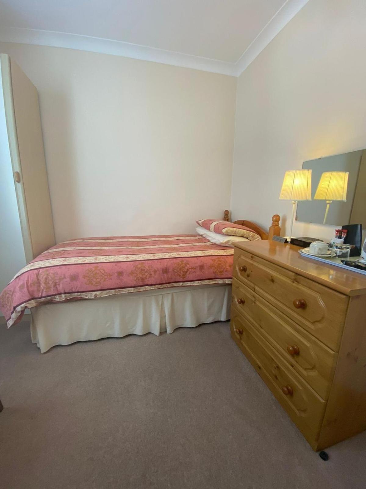 Landguard Lodge Guest House Shipley  Værelse billede