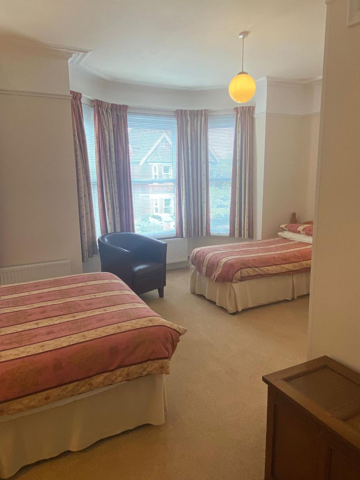 Landguard Lodge Guest House Shipley  Eksteriør billede